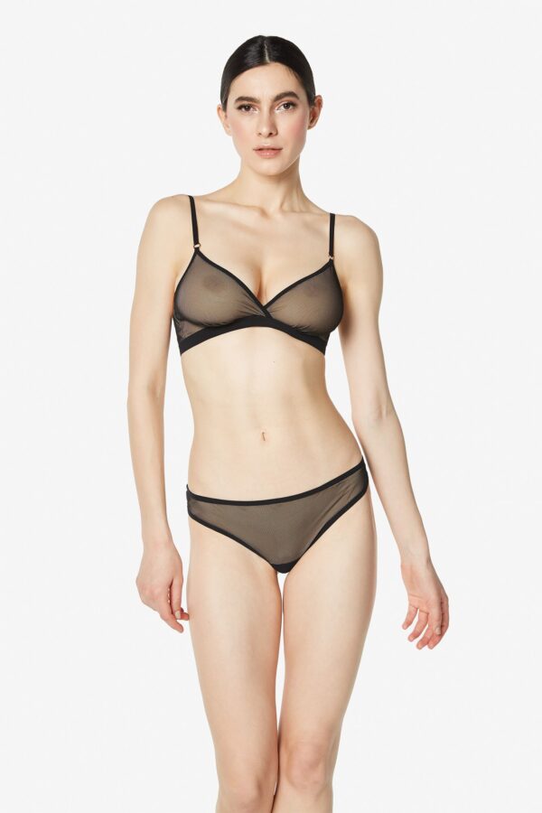 I200906-RE-reggiseno-triangolo-in-tulle-più-rete-colore-9911-nero-beige-fronte-indossato